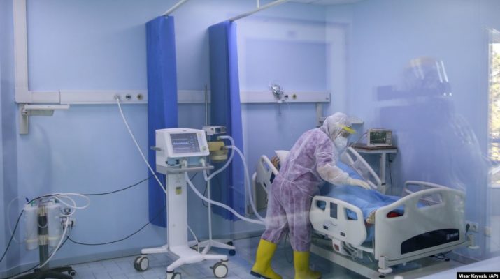 Spitalet stërmbushen  me pacientë të sëmurë nga Covidi
